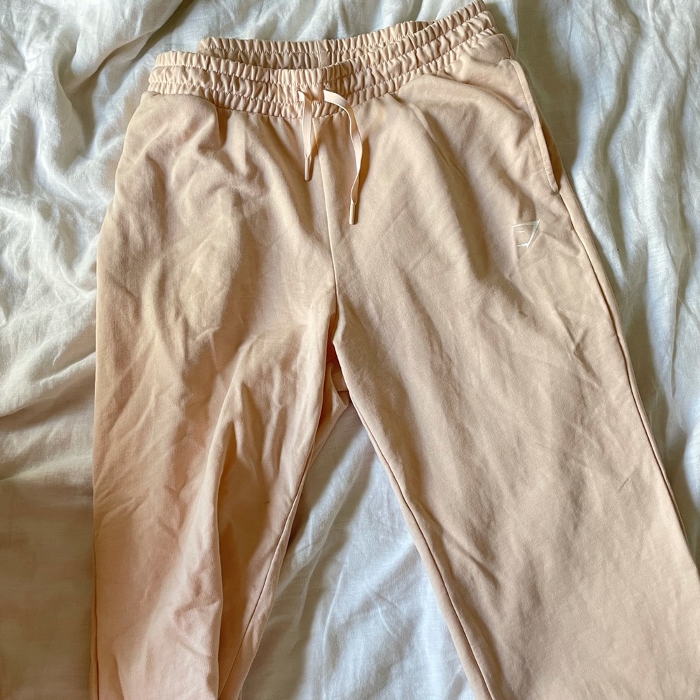 GYMSHARK sweatpants
